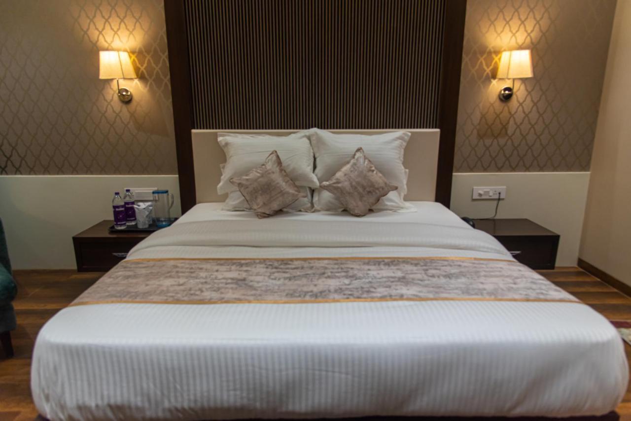 Hotel Royal Livin Варанаси Екстериор снимка