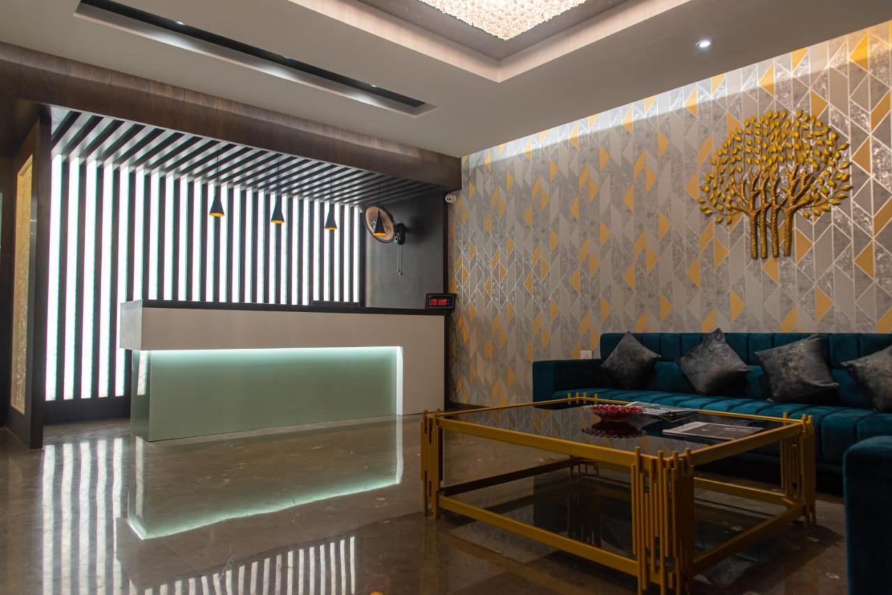 Hotel Royal Livin Варанаси Екстериор снимка