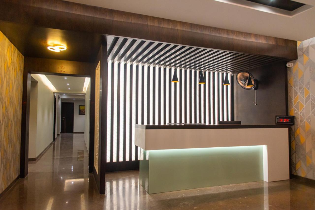 Hotel Royal Livin Варанаси Екстериор снимка