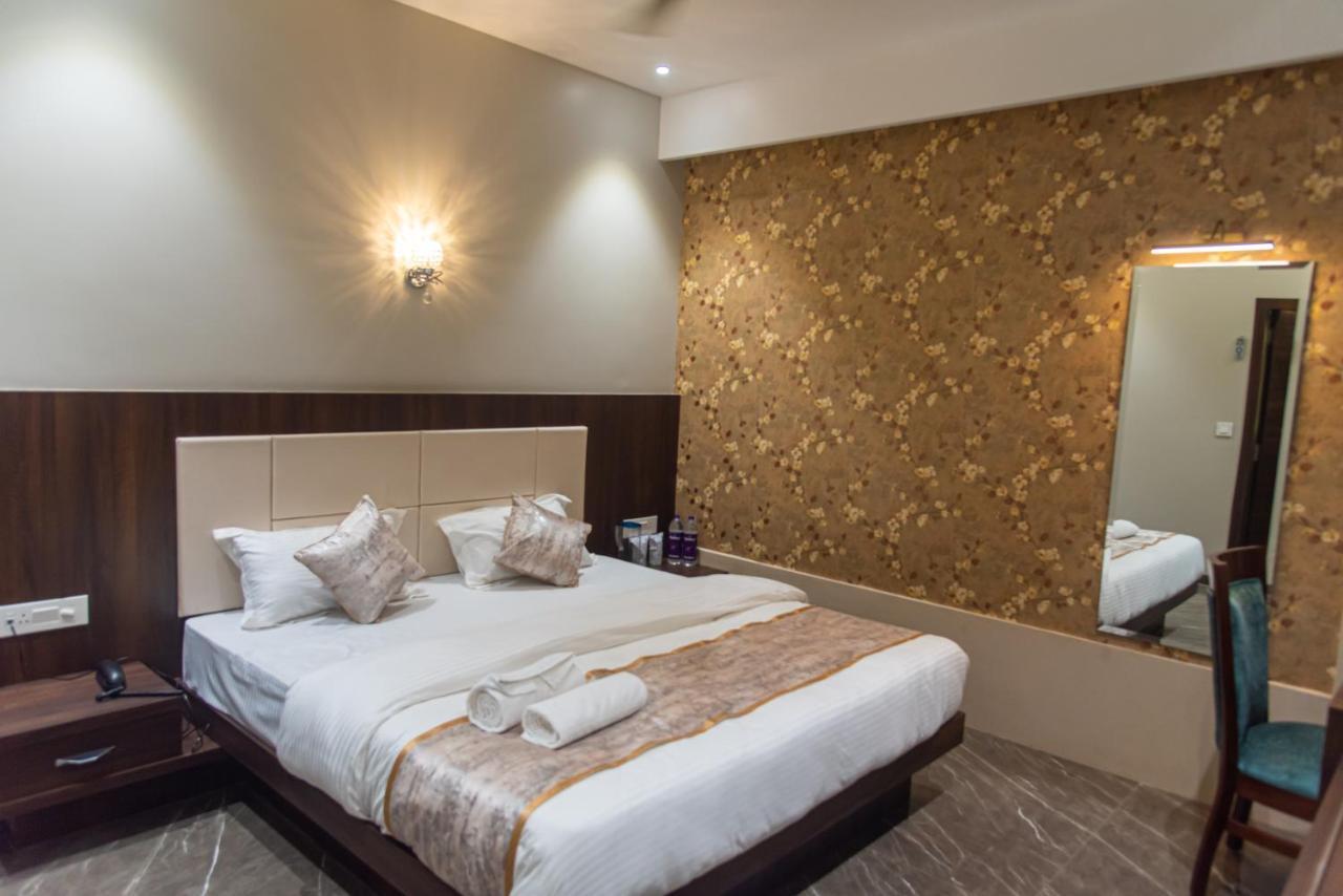 Hotel Royal Livin Варанаси Екстериор снимка