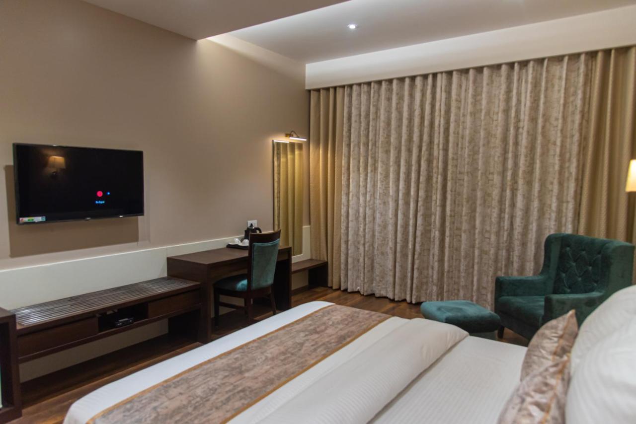 Hotel Royal Livin Варанаси Екстериор снимка