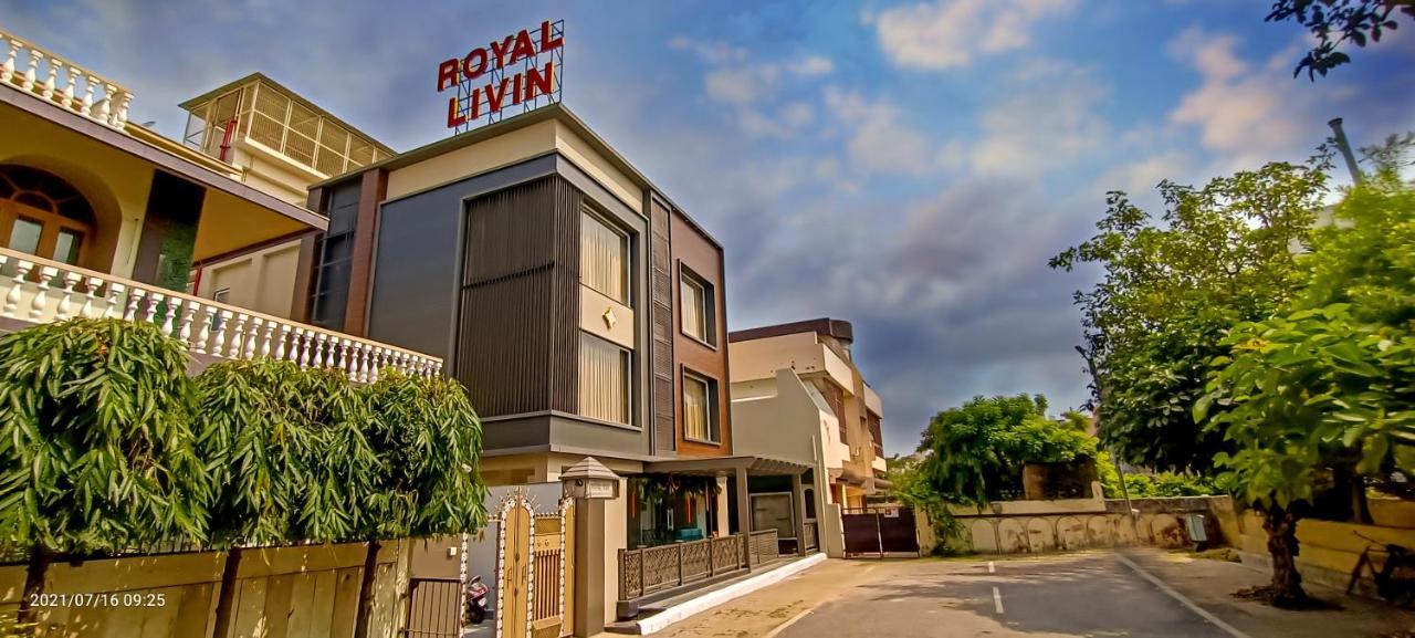 Hotel Royal Livin Варанаси Екстериор снимка