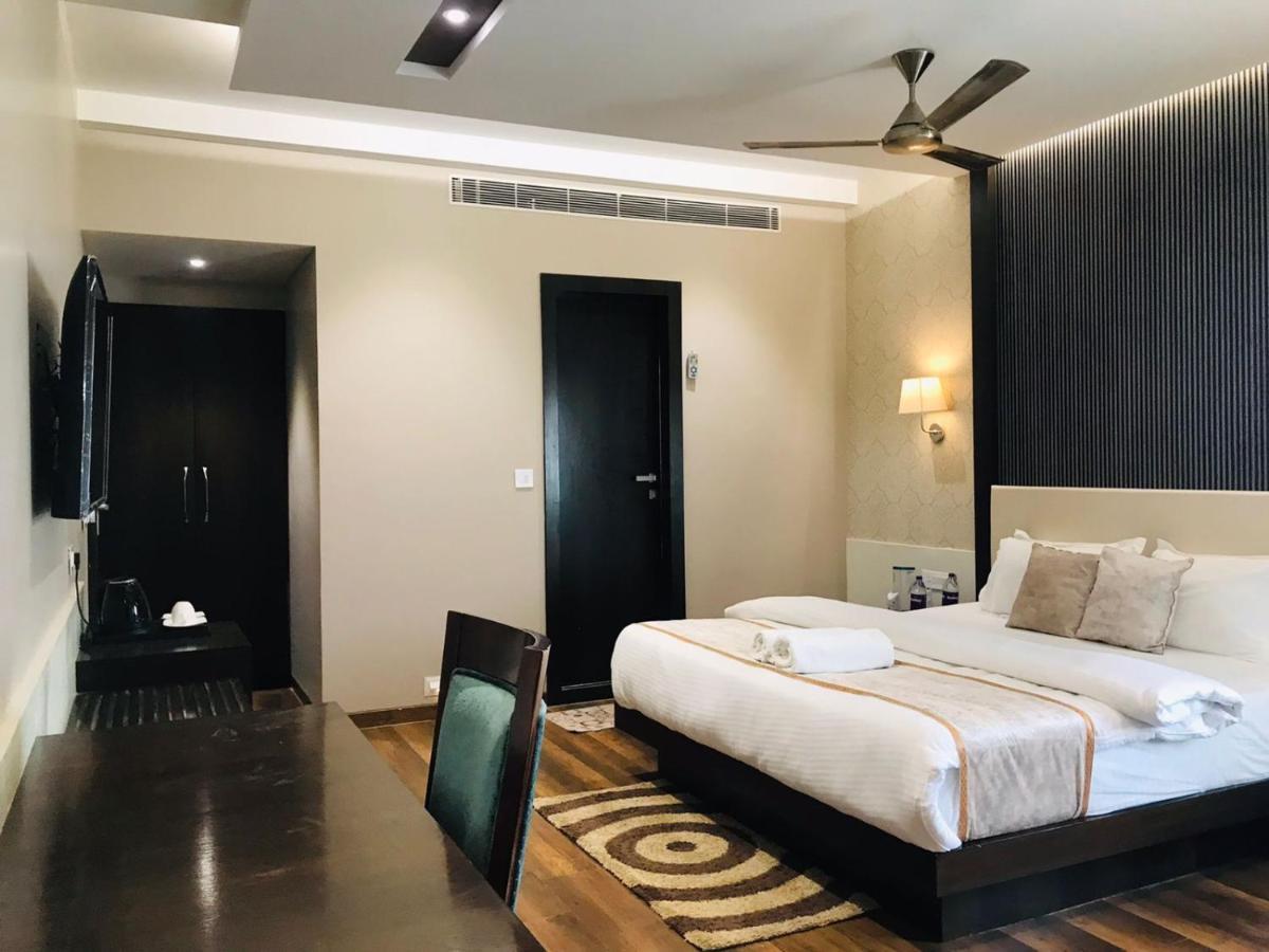 Hotel Royal Livin Варанаси Екстериор снимка