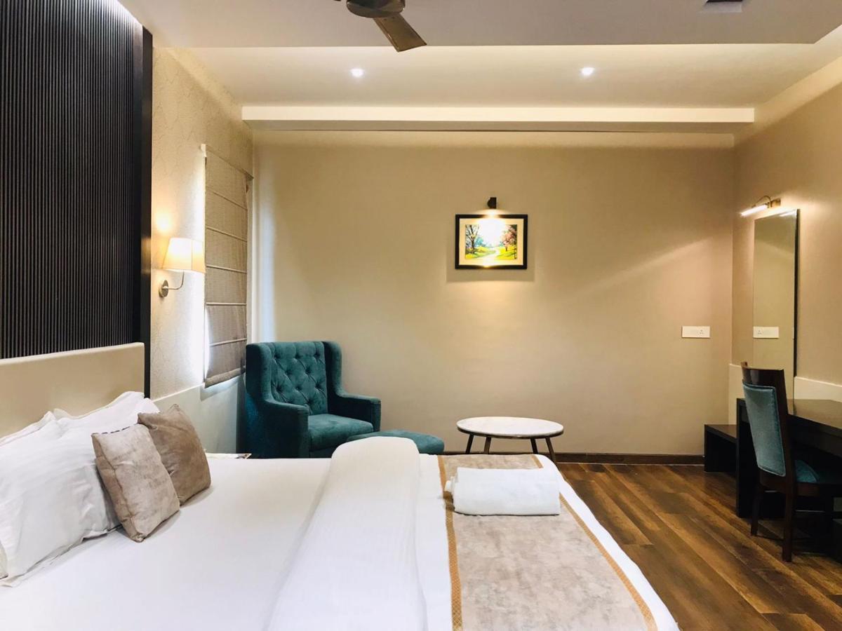 Hotel Royal Livin Варанаси Екстериор снимка