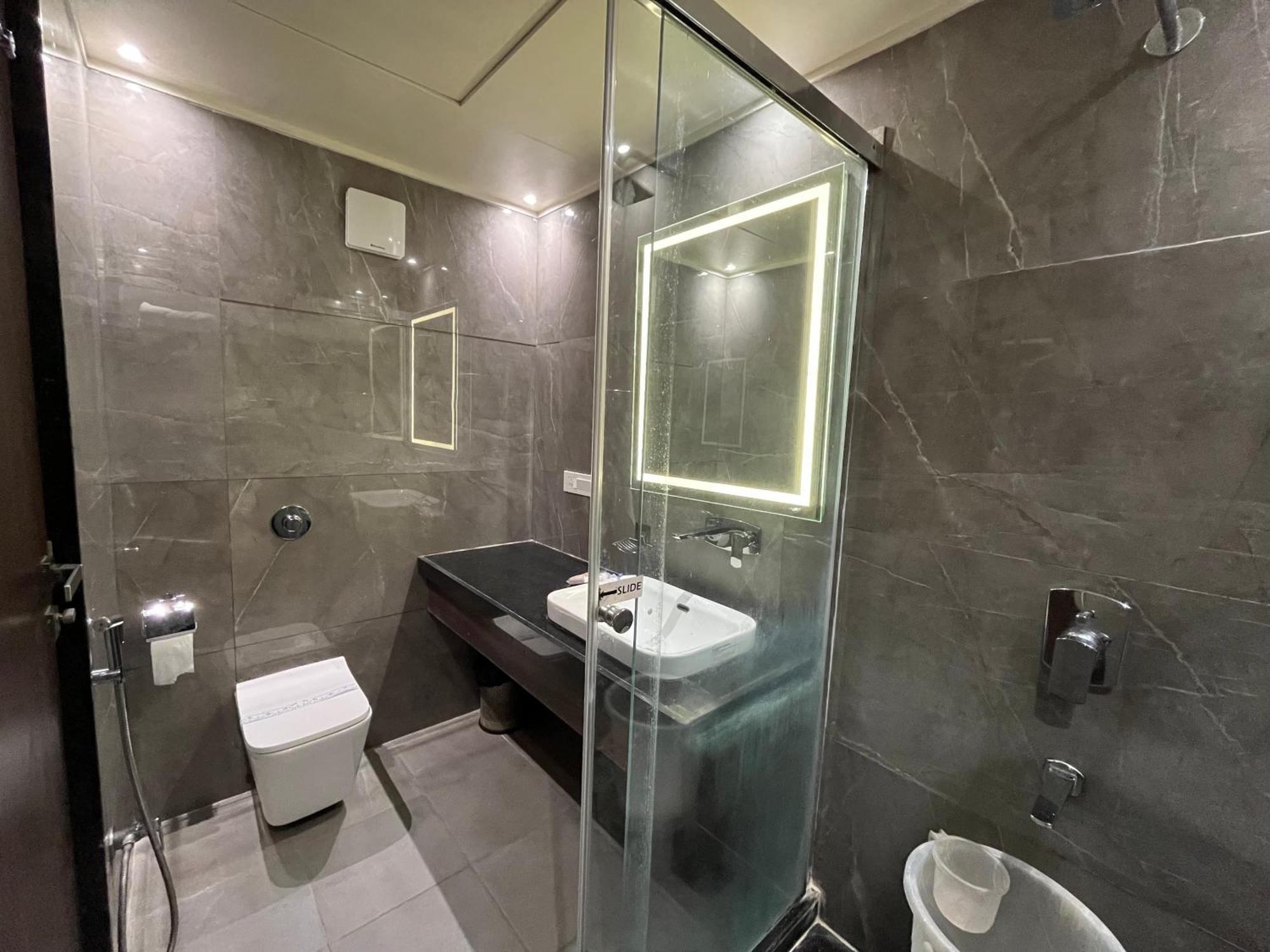 Hotel Royal Livin Варанаси Екстериор снимка