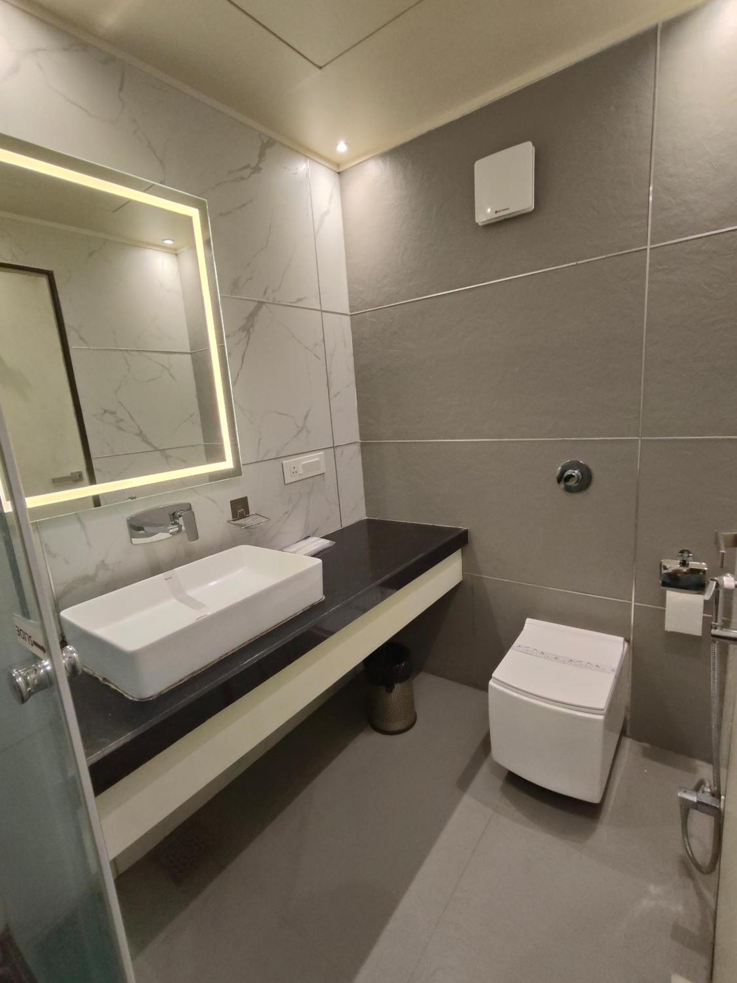 Hotel Royal Livin Варанаси Екстериор снимка