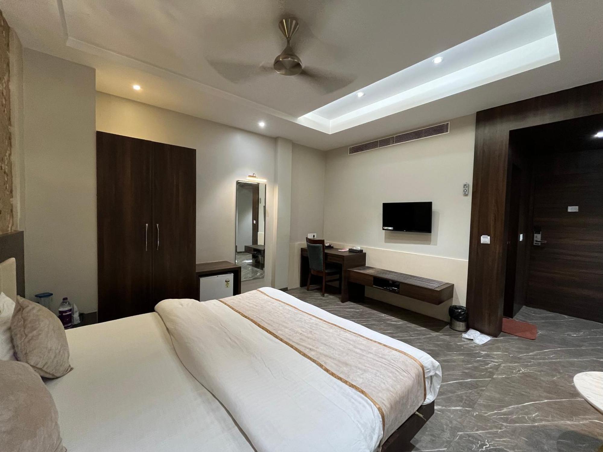 Hotel Royal Livin Варанаси Екстериор снимка