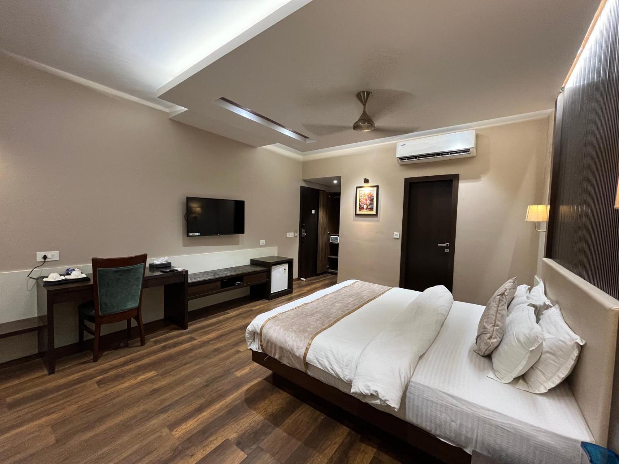 Hotel Royal Livin Варанаси Екстериор снимка