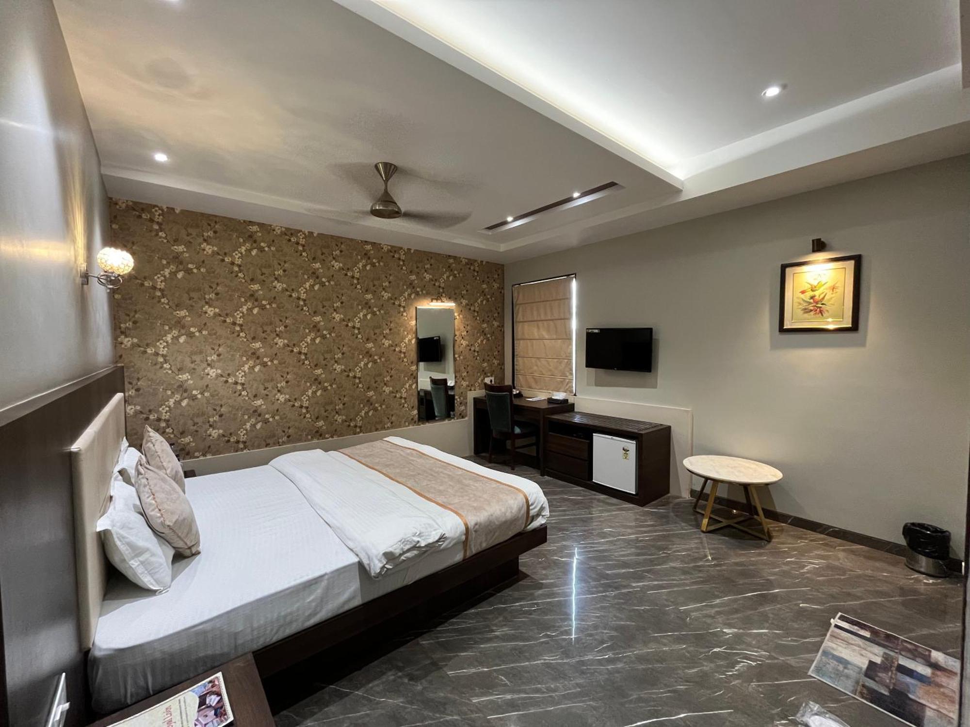 Hotel Royal Livin Варанаси Екстериор снимка